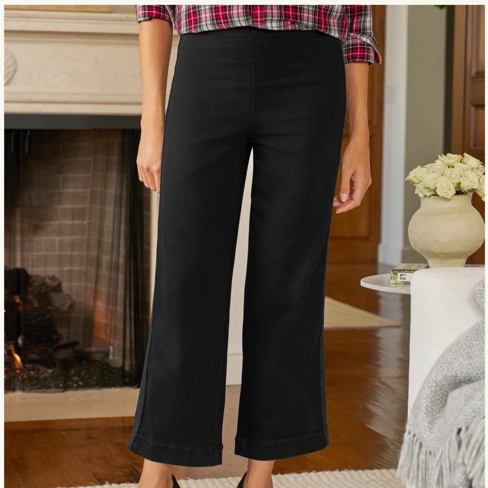 Frank and Eileen, Westport illusion in black with tuxedo stripe on the side
